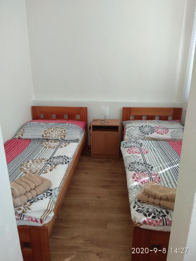 Restaurace Alvi Hotel Ostrava Ngoại thất bức ảnh