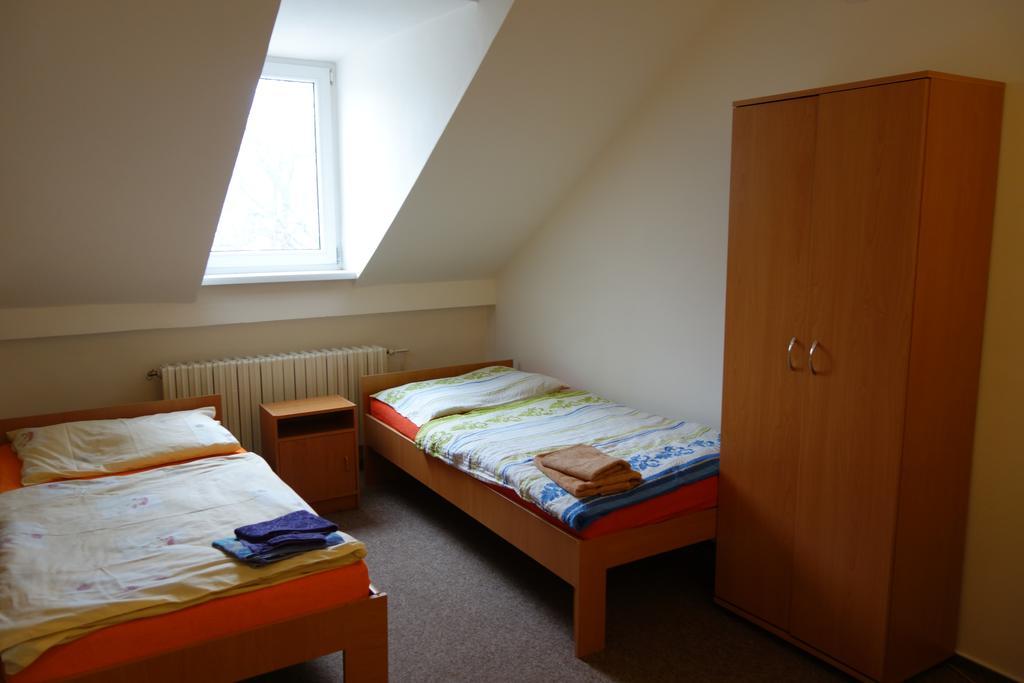 Restaurace Alvi Hotel Ostrava Ngoại thất bức ảnh